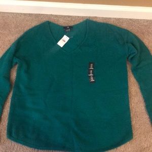 NWT women’s sweater